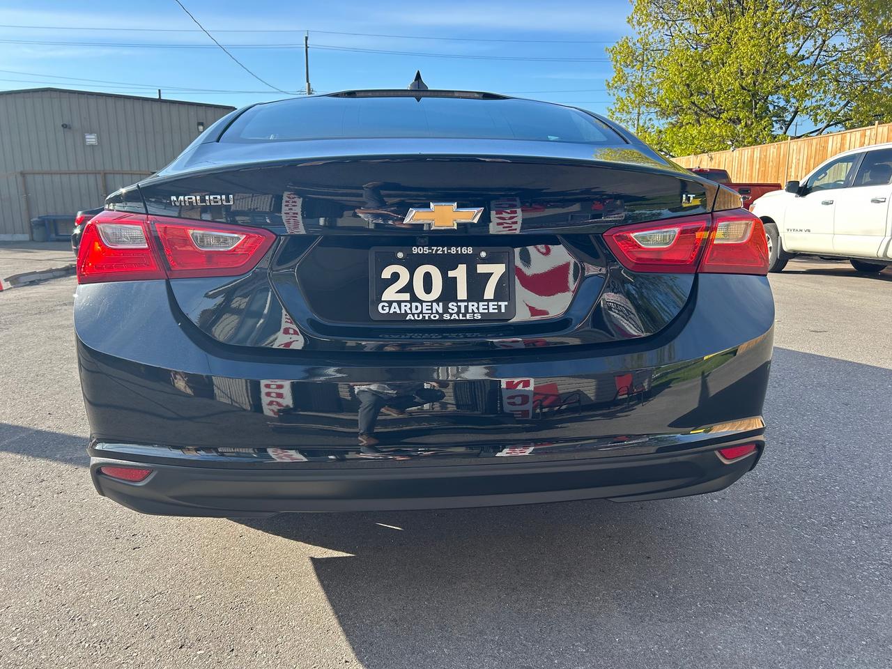 2017 Chevrolet Malibu LT Photo3