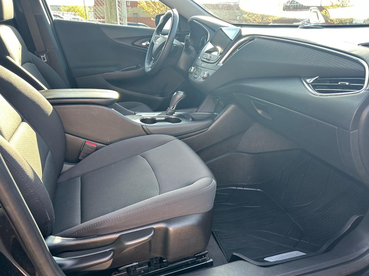 2017 Chevrolet Malibu LT Photo