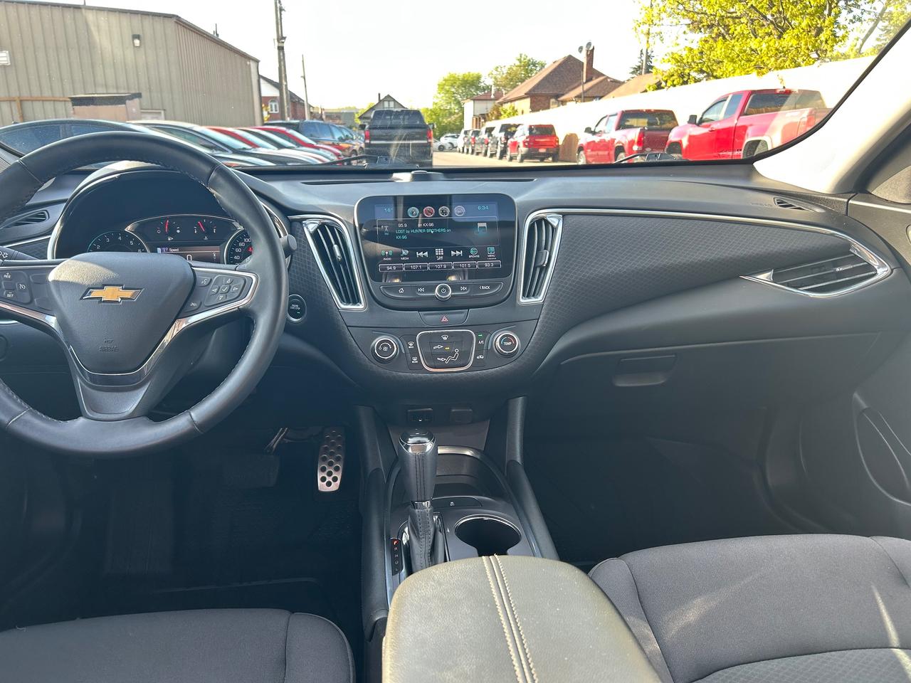 2017 Chevrolet Malibu LT Photo