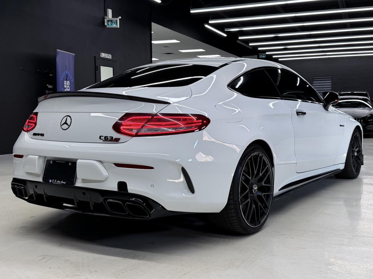 2017 Mercedes-Benz C63 AMG C63 S COUPE|CARBON INT.|NAV|BSM|FCW|BURMESTER|PANO| Photo