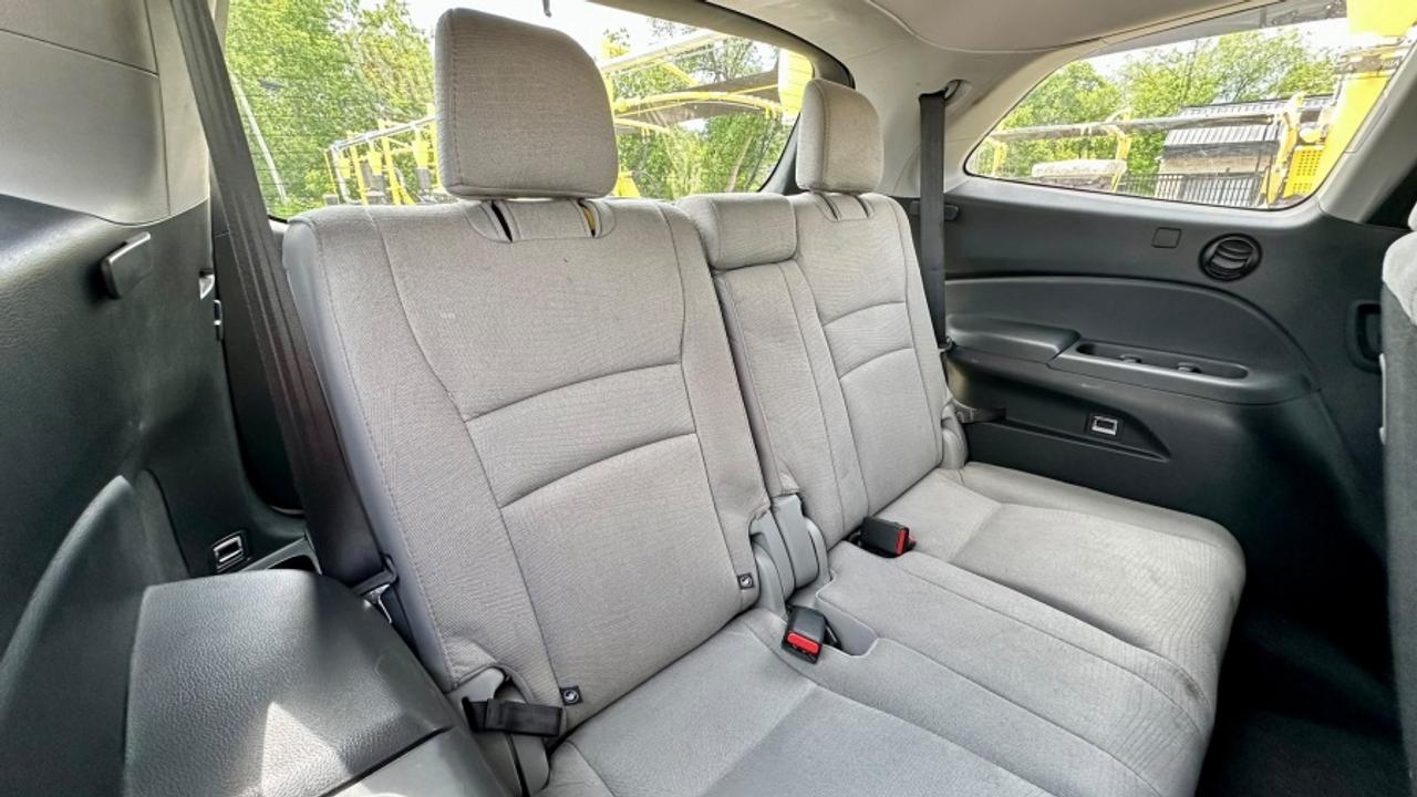2016 Honda Pilot * 8 PASSANGER * LX * FWD LX Photo