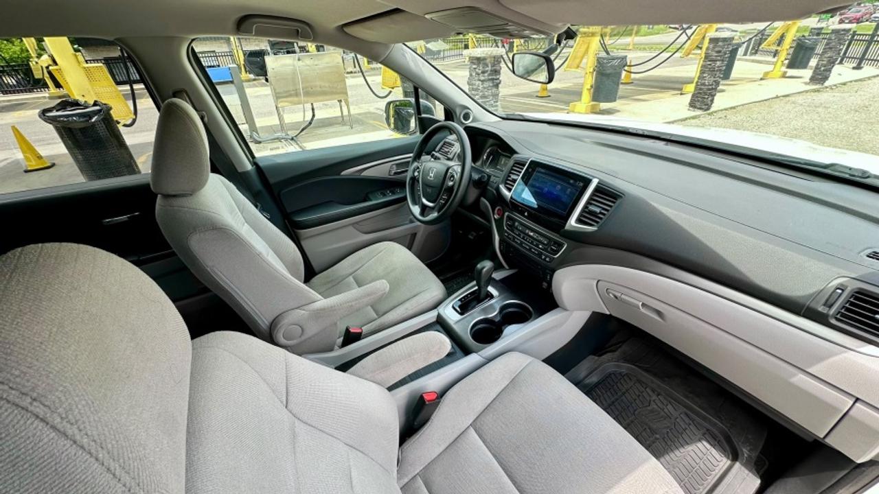 2016 Honda Pilot * 8 PASSANGER * LX * FWD LX Photo