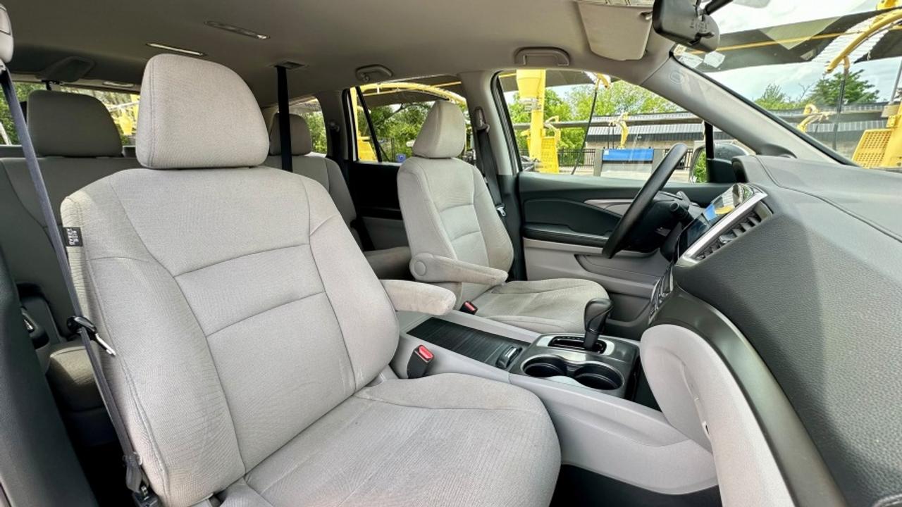 2016 Honda Pilot * 8 PASSANGER * LX * FWD LX Photo