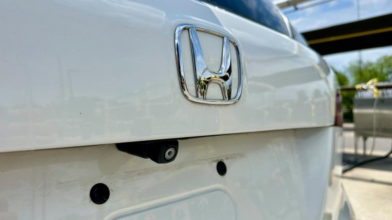 2016 Honda Pilot * 8 PASSANGER * LX * FWD LX Photo
