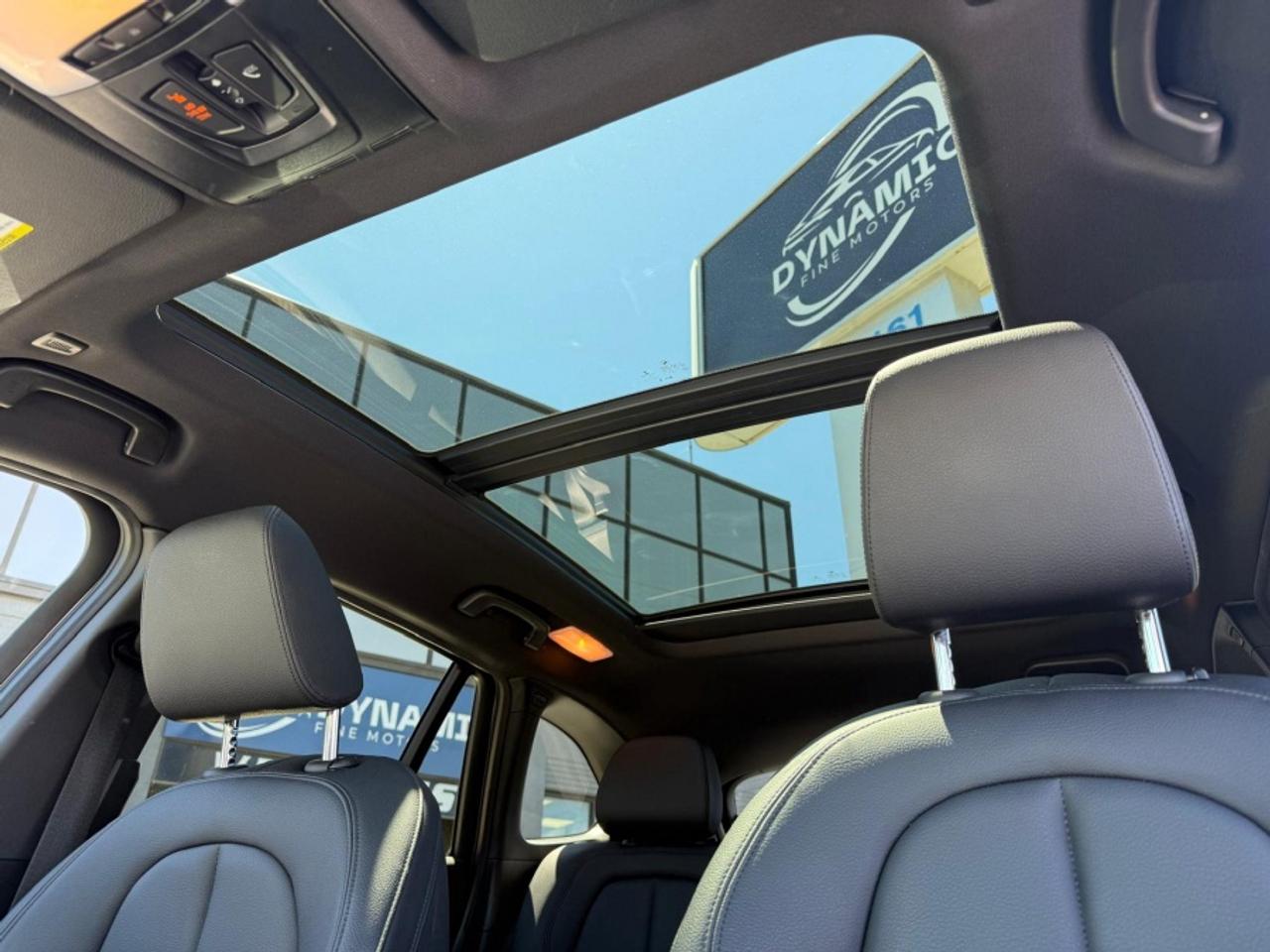 2020 BMW X1 XDRIVE28I M SPORT/ NAVI/ REAR CAM/ PANO SUNROOF - Photo #11