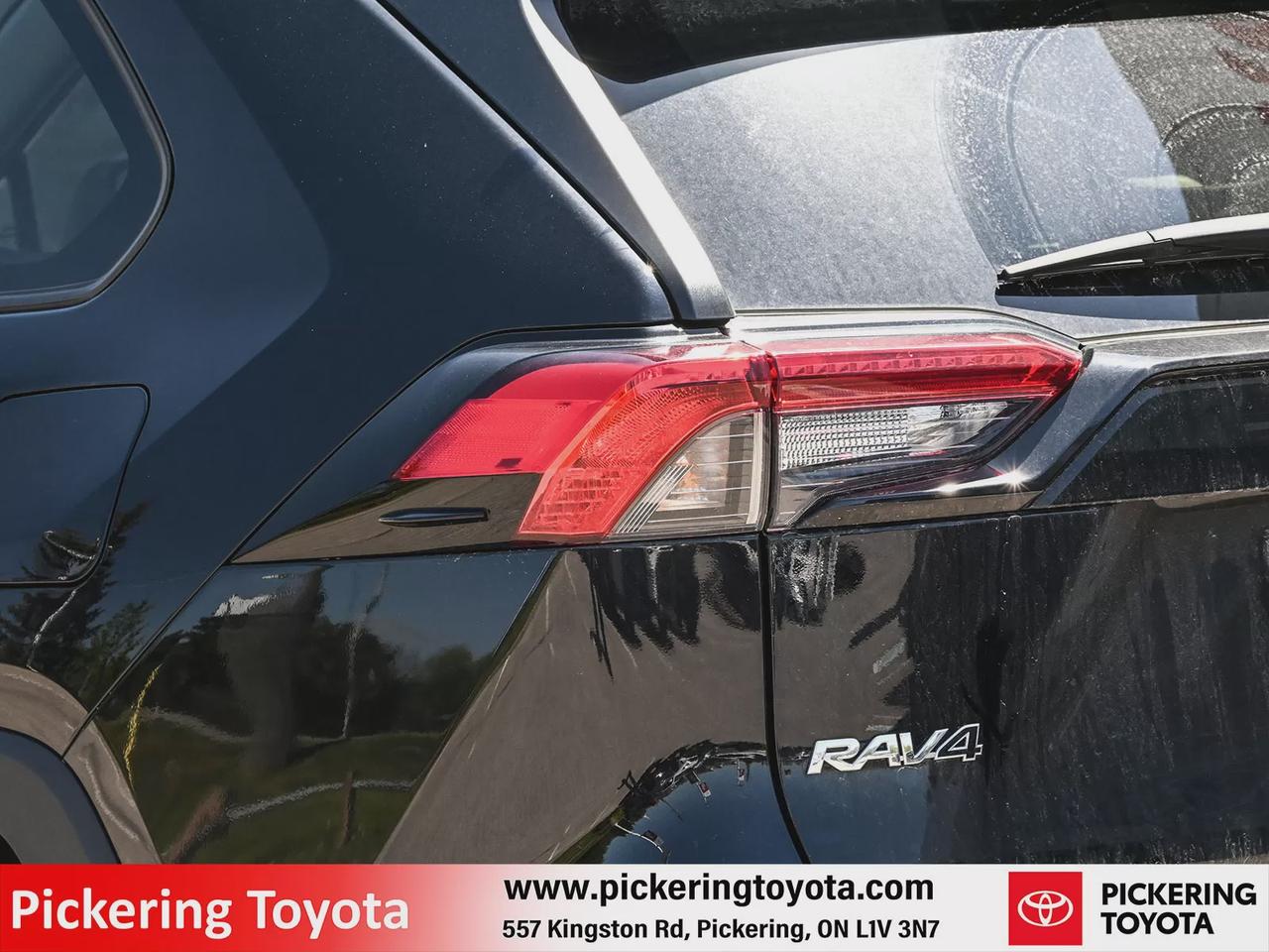 2022 Toyota RAV4 LE Photo