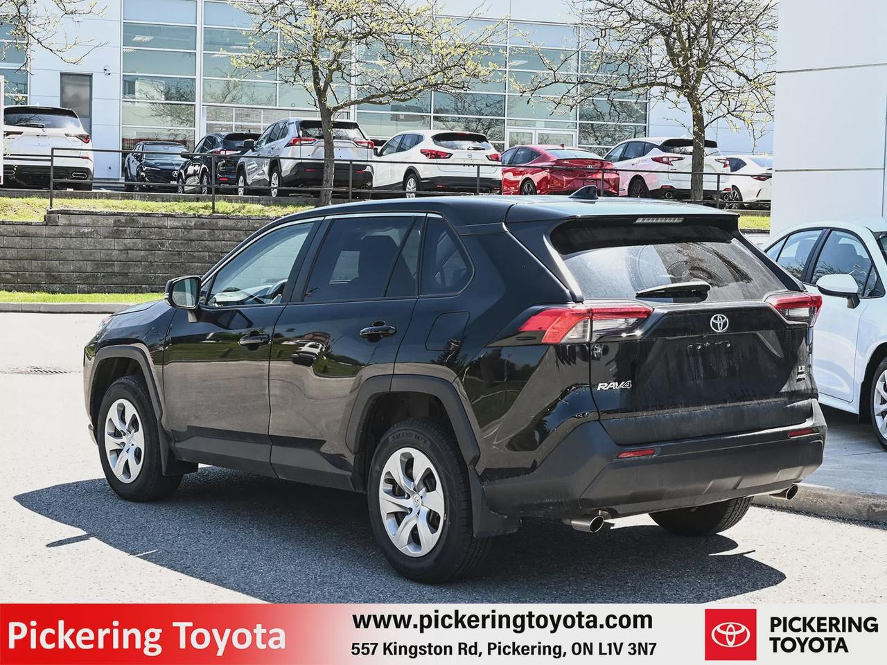 2022 Toyota RAV4 LE Photo