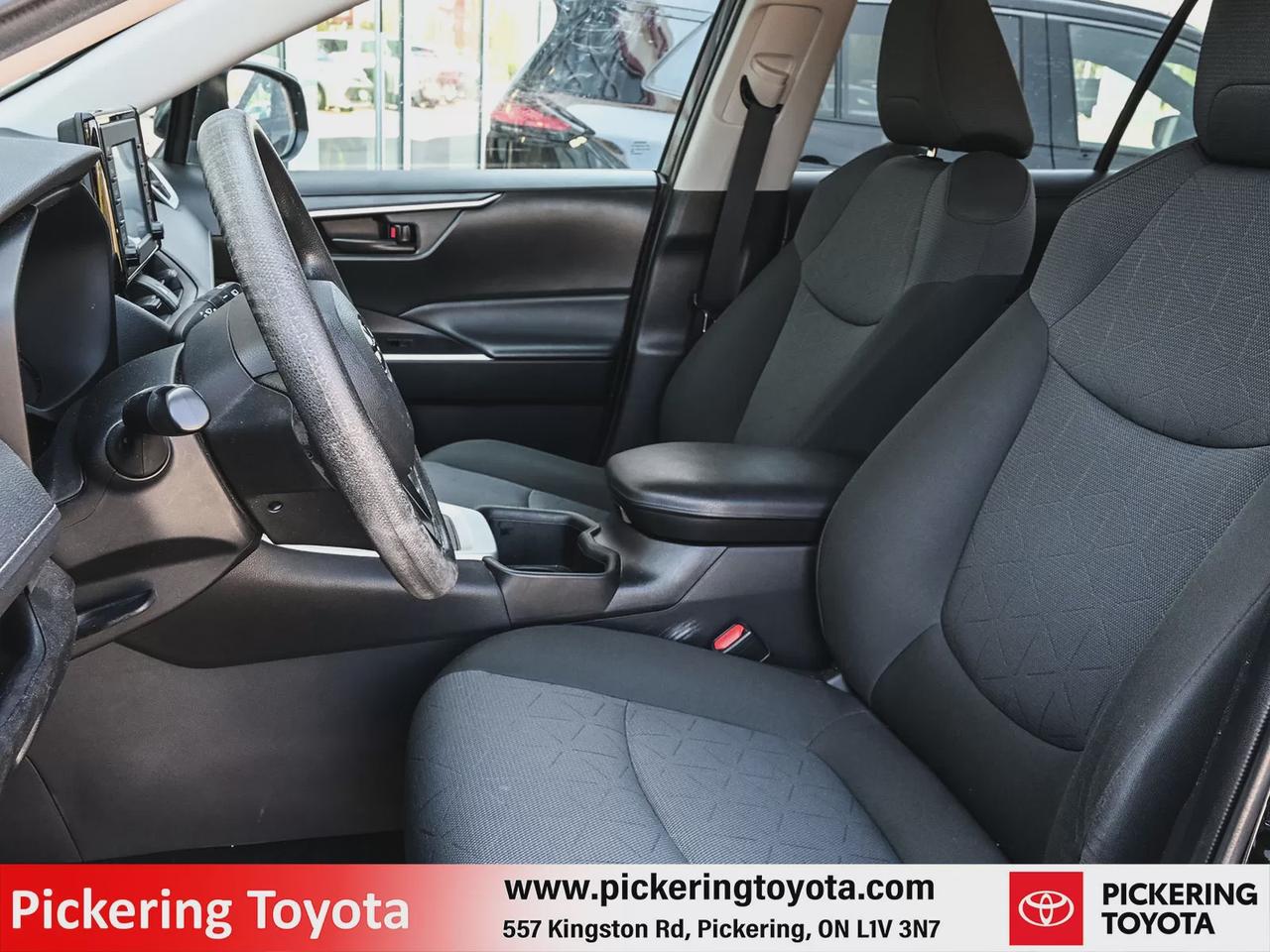 2022 Toyota RAV4 LE Photo