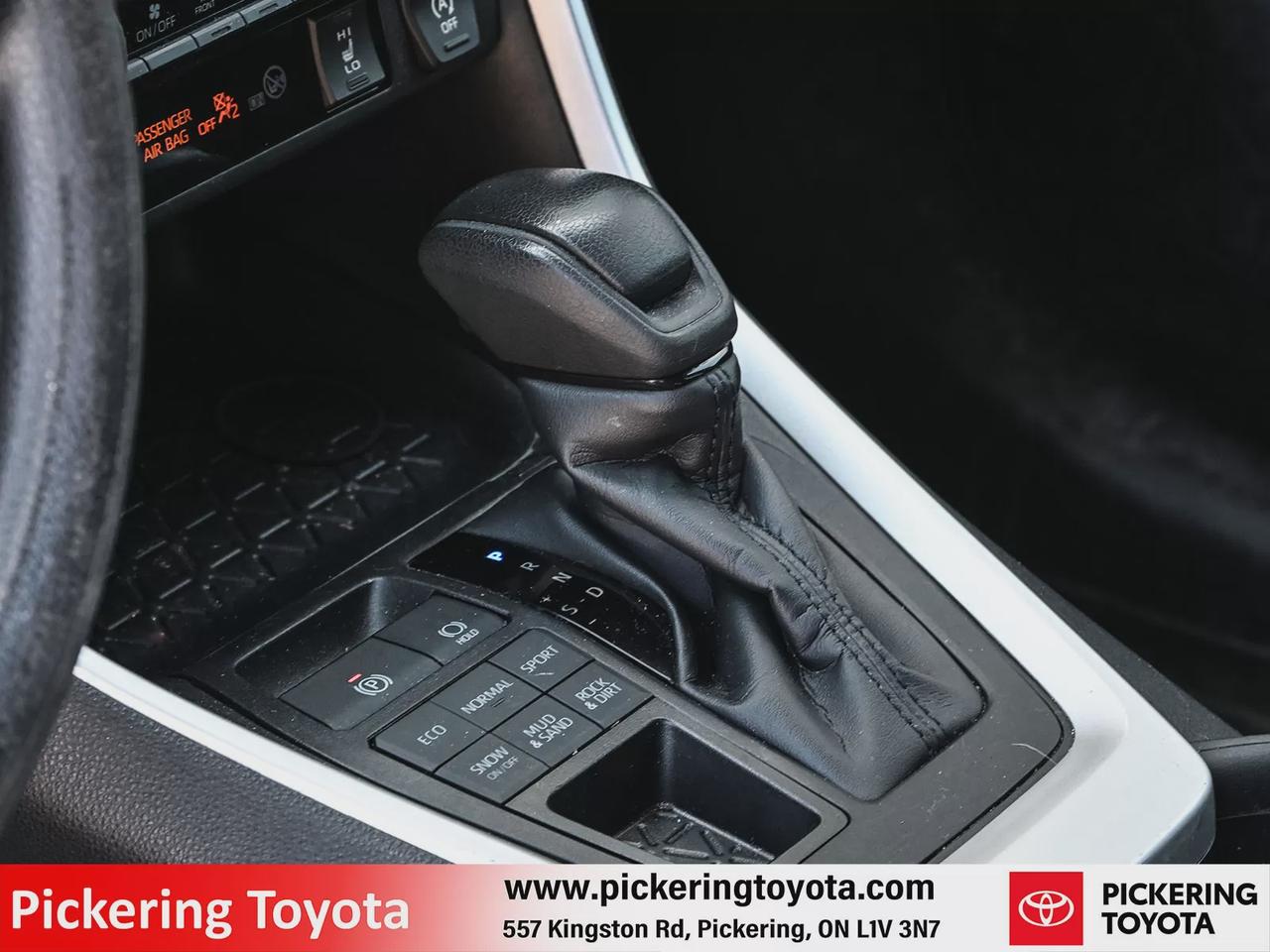 2022 Toyota RAV4 LE Photo