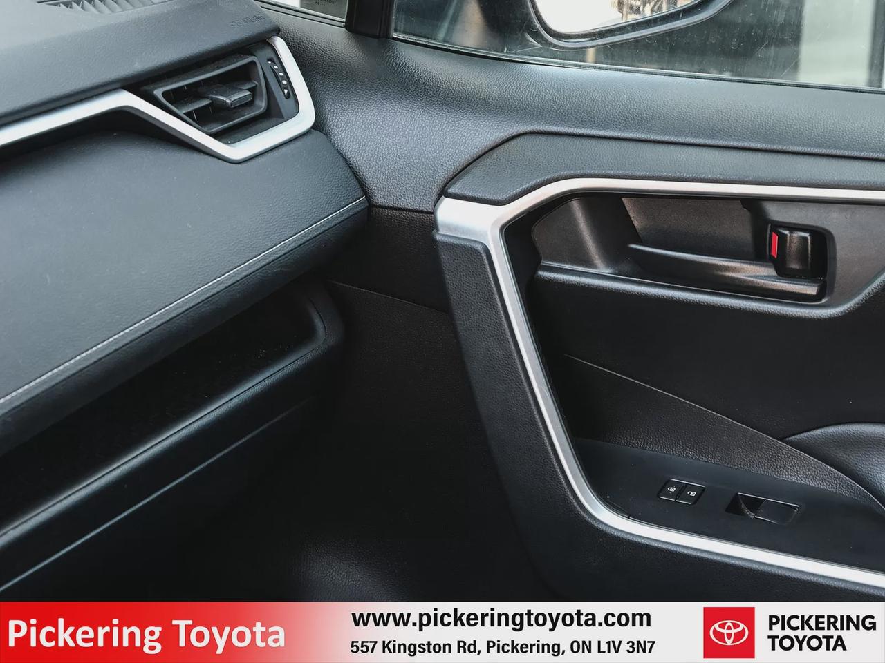 2022 Toyota RAV4 LE Photo