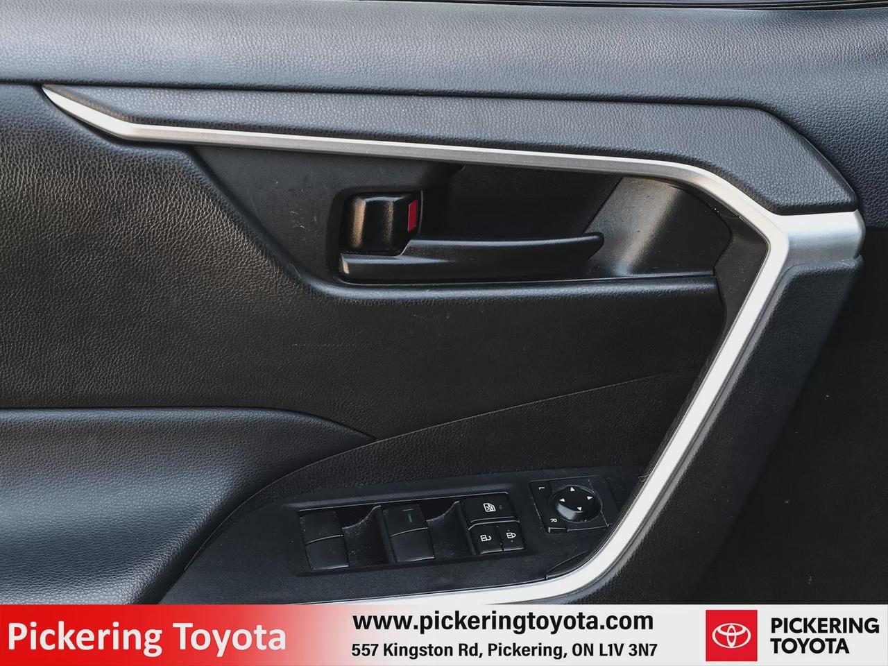2022 Toyota RAV4 LE Photo