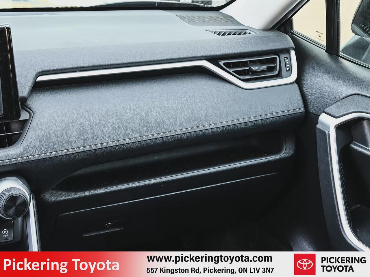 2022 Toyota RAV4 LE Photo