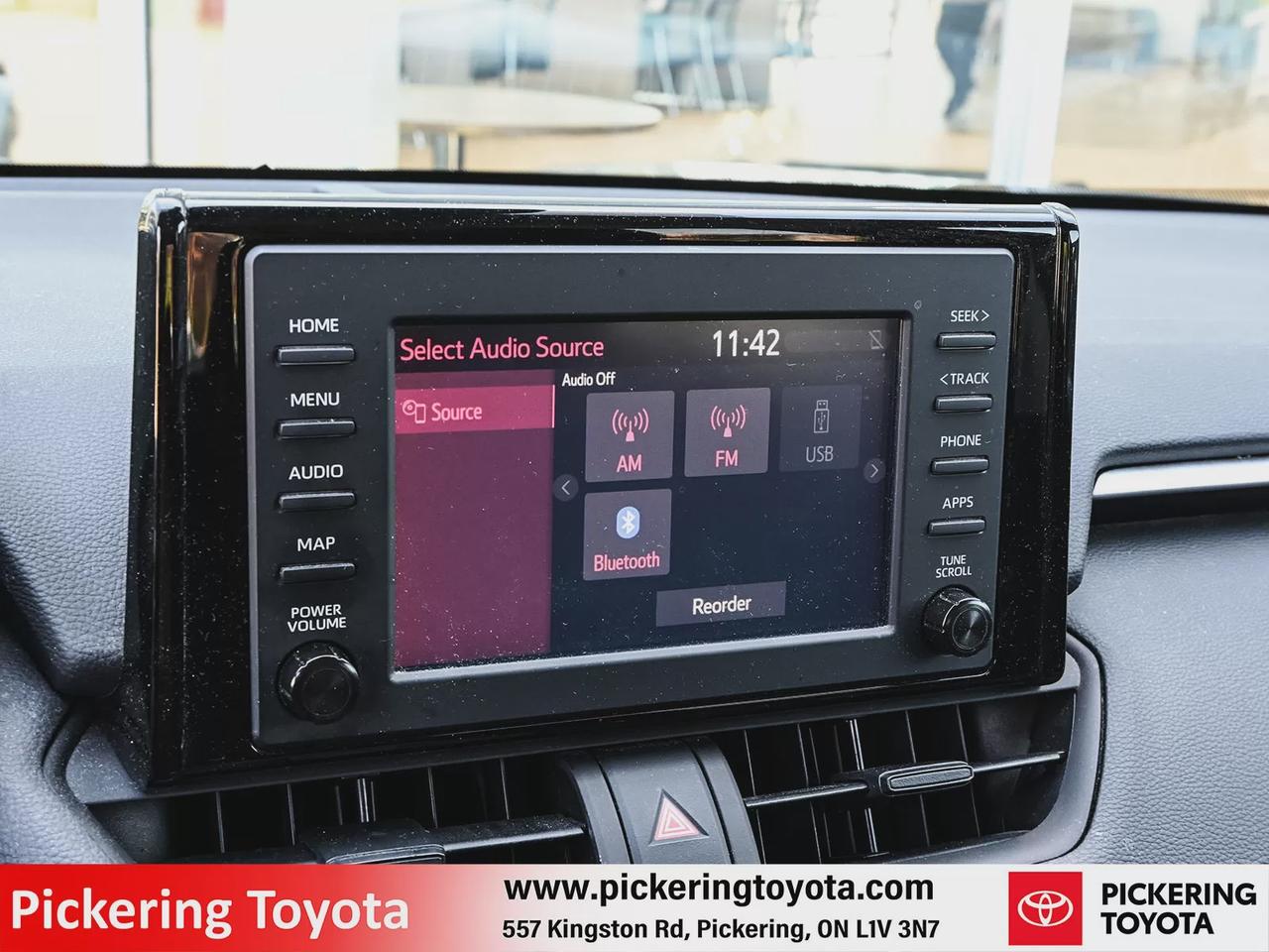 2022 Toyota RAV4 LE Photo