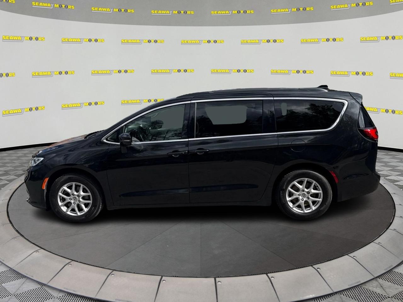 2022 Chrysler Pacifica Touring L Photo