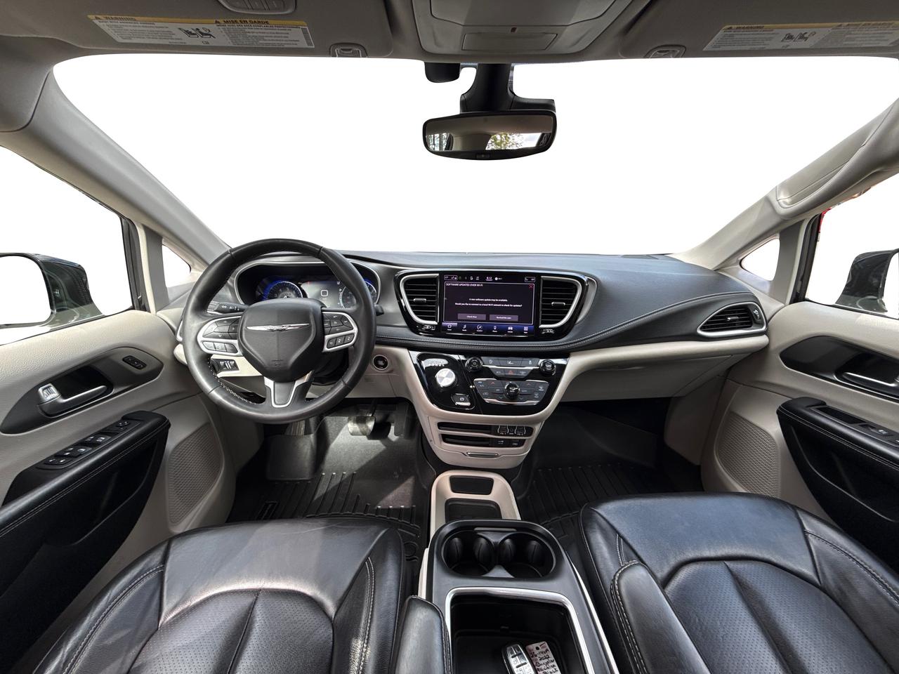 2022 Chrysler Pacifica Touring L Photo