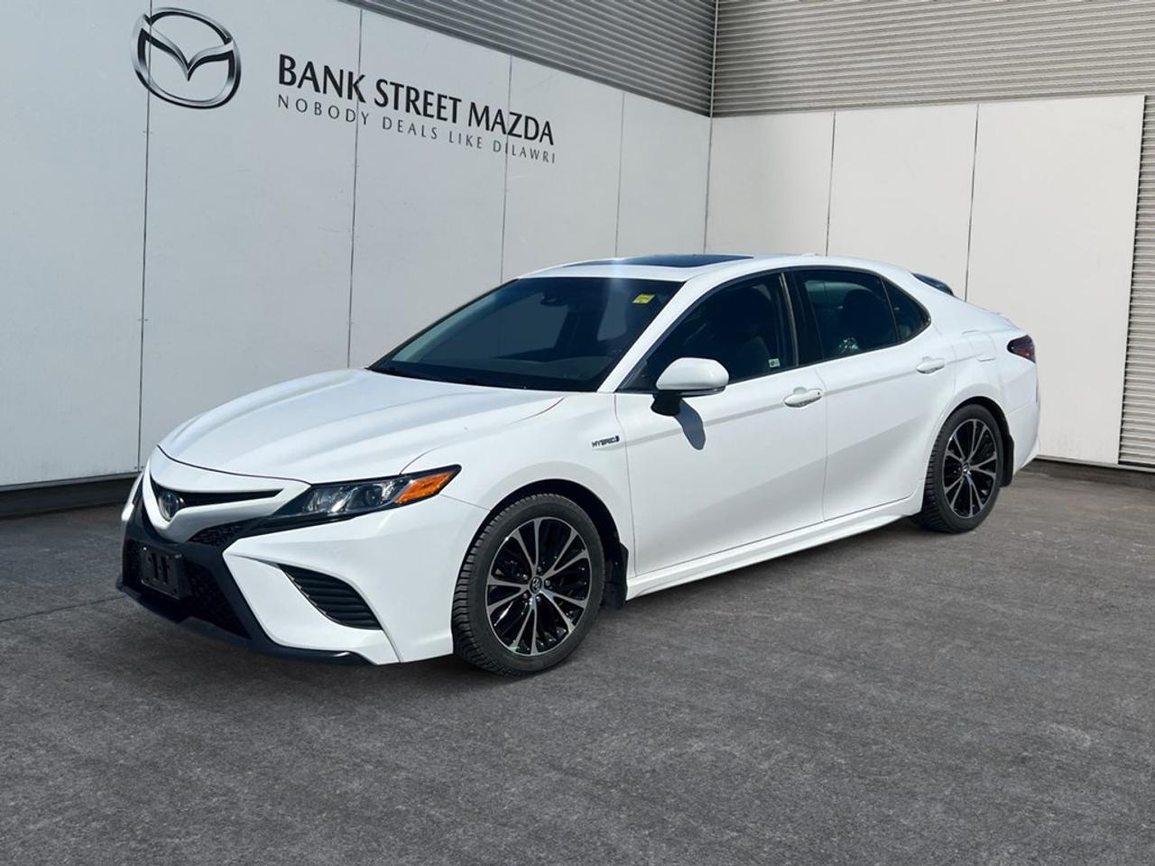 Used 2018 Toyota Camry HYBRID SE for sale in Ottawa, ON