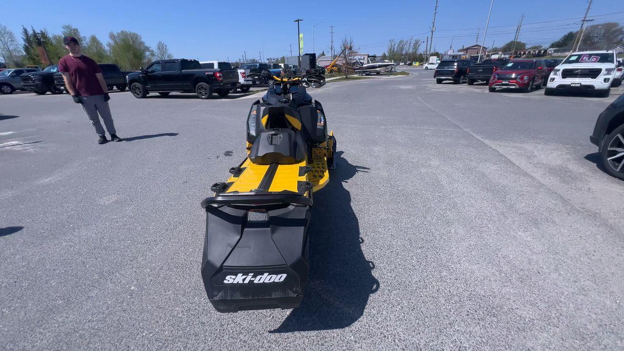 2025 Ski-Doo MX-Z XRS SNOWMOBILE!!! MOTOR 850 -TEC Photo
