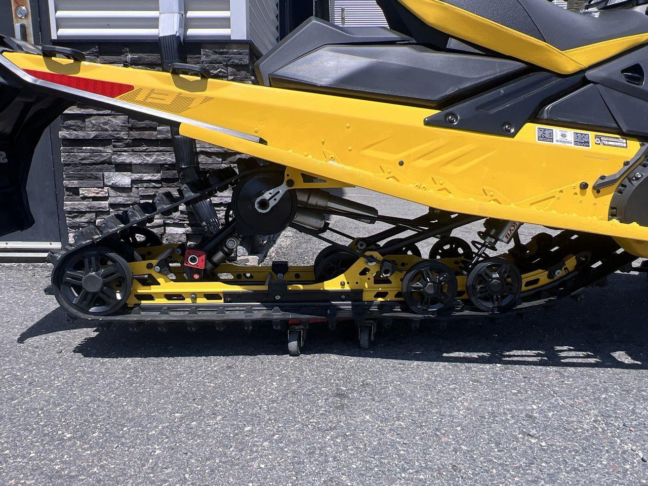 2025 Ski-Doo MX-Z XRS SNOWMOBILE!!! MOTOR 850 -TEC Photo