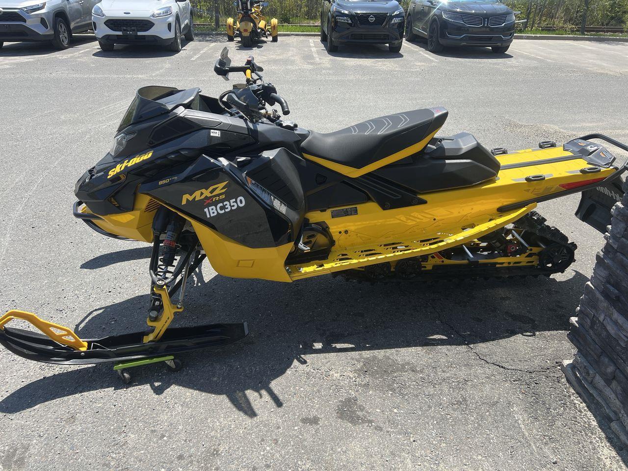 2025 Ski-Doo MX-Z XRS SNOWMOBILE!!! MOTOR 850 -TEC Photo