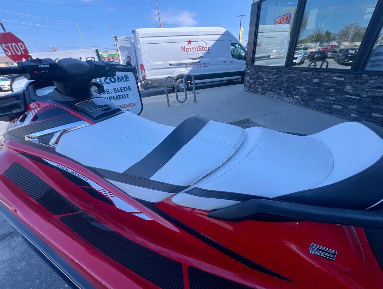 2020 Yamaha VXC CRUISER WAVERUNNER! 3CYL, 115 HP, NATURALLY ASPIRATED! Photo