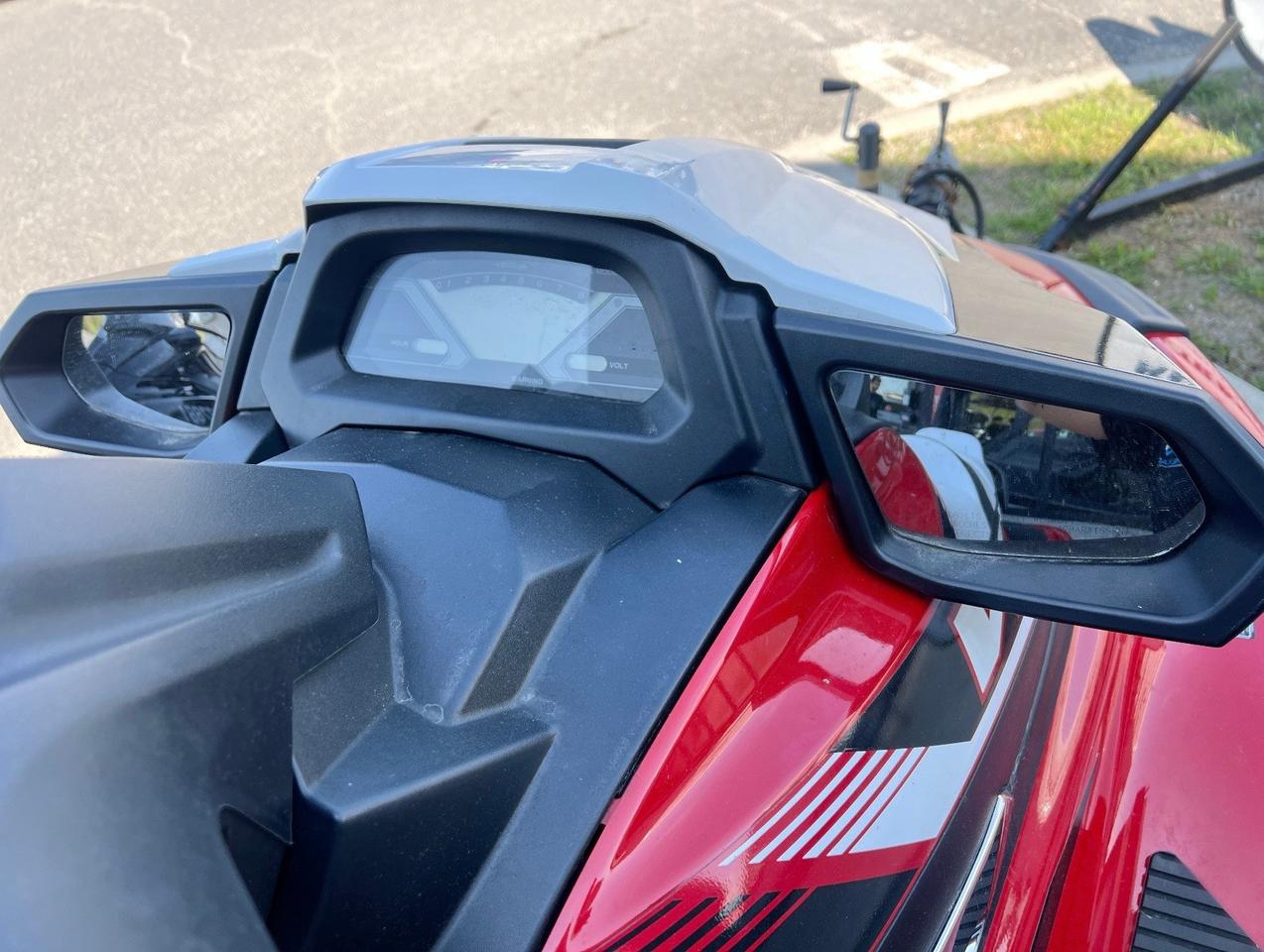 2020 Yamaha VXC CRUISER WAVERUNNER! 3CYL, 115 HP, NATURALLY ASPIRATED! Photo