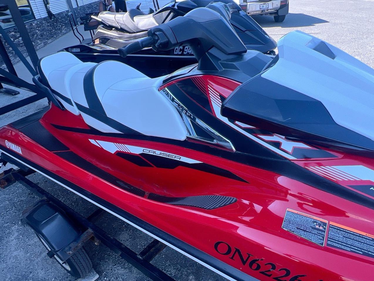 2020 Yamaha VXC CRUISER WAVERUNNER! 3CYL, 115 HP, NATURALLY ASPIRATED! Photo