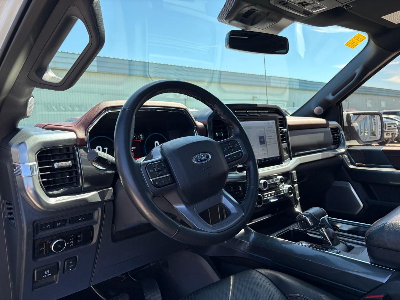 2023 Ford F-150 Lariat 4WD SuperCrew 5.5' Box Photo