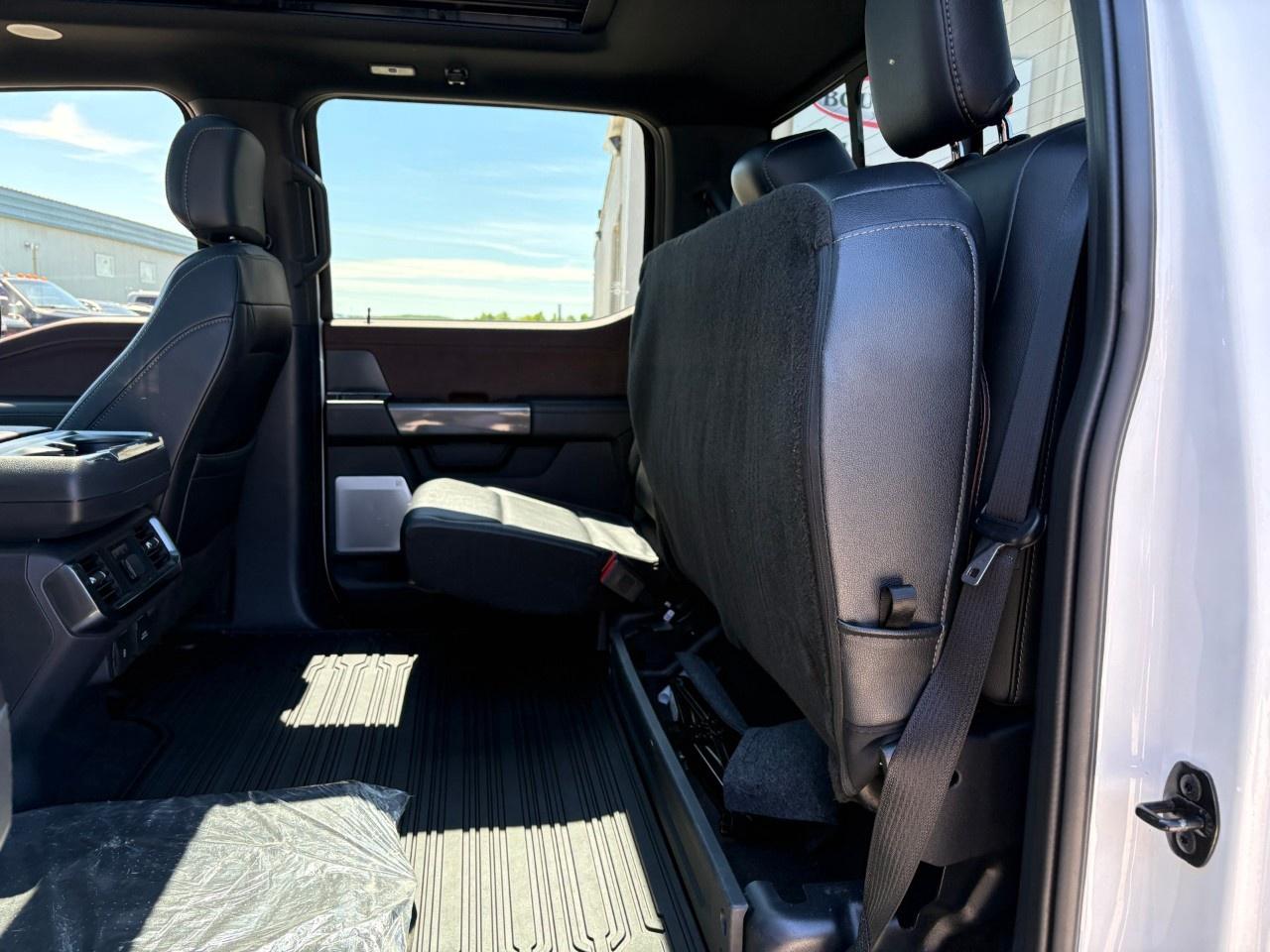 2023 Ford F-150 Lariat 4WD SuperCrew 5.5' Box Photo