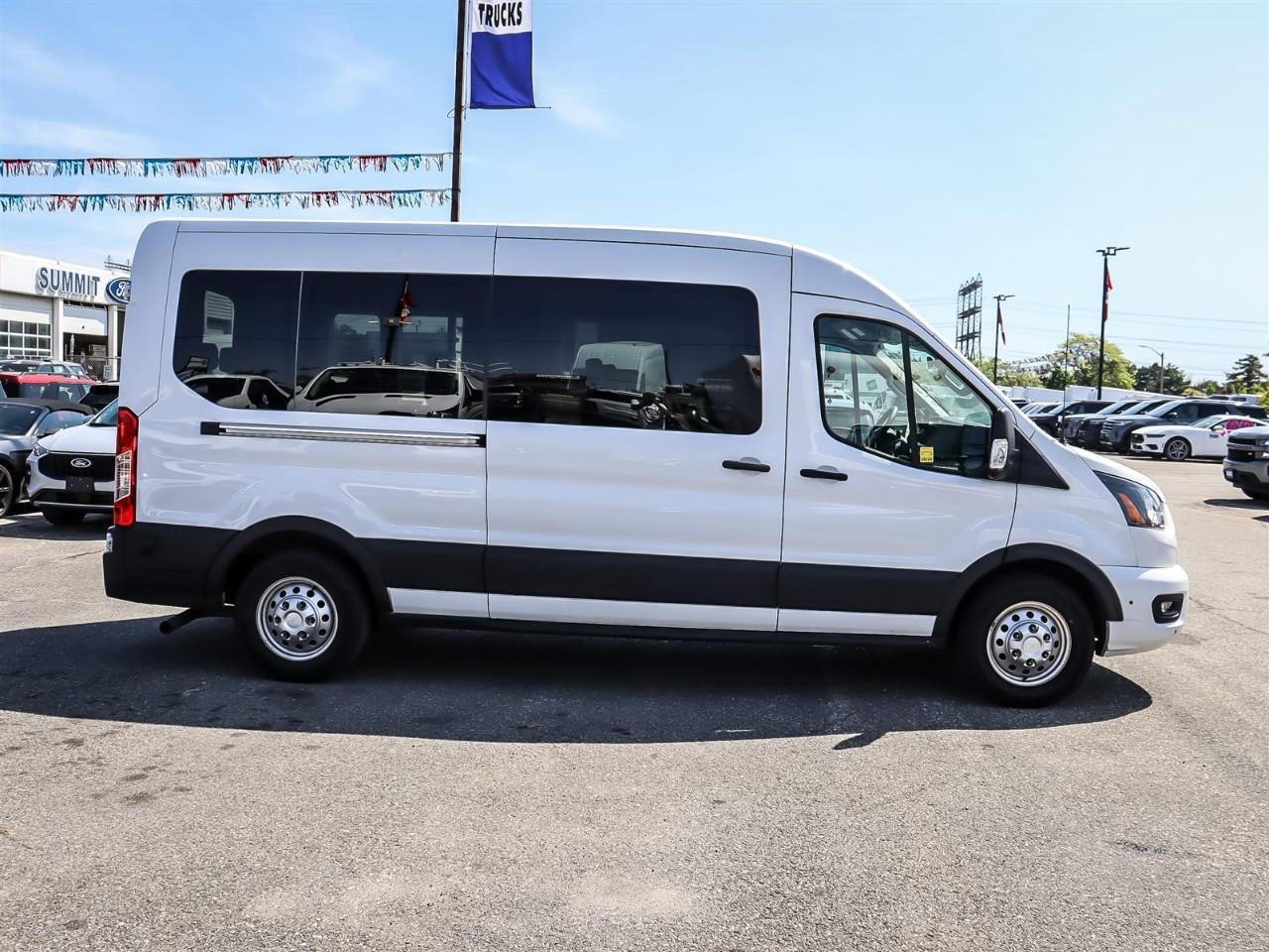 2024 Ford Transit 350 XLT 15 Passenger | AWD | Low KM | Photo3