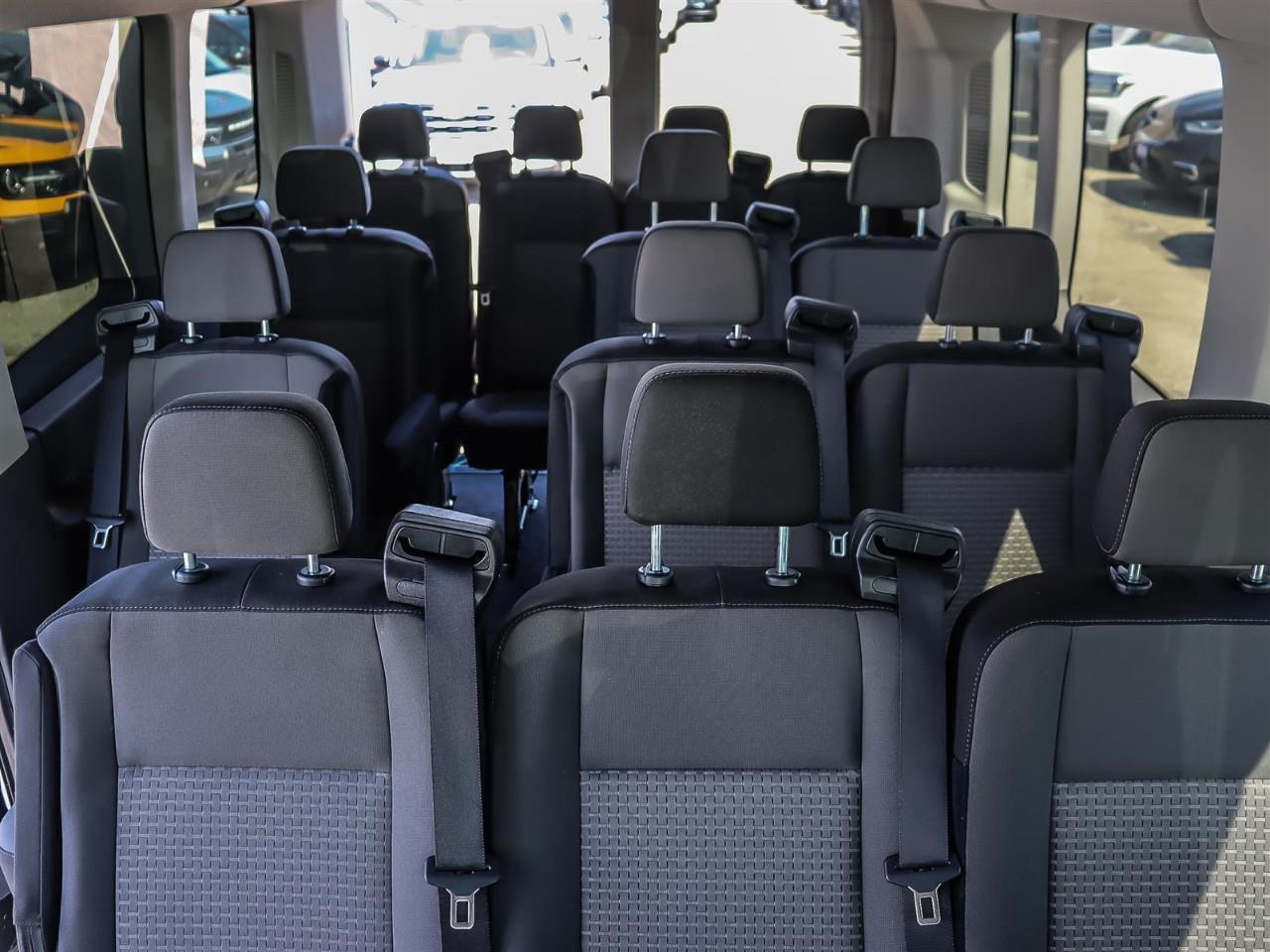 2024 Ford Transit 350 XLT 15 Passenger | AWD | Low KM | Photo