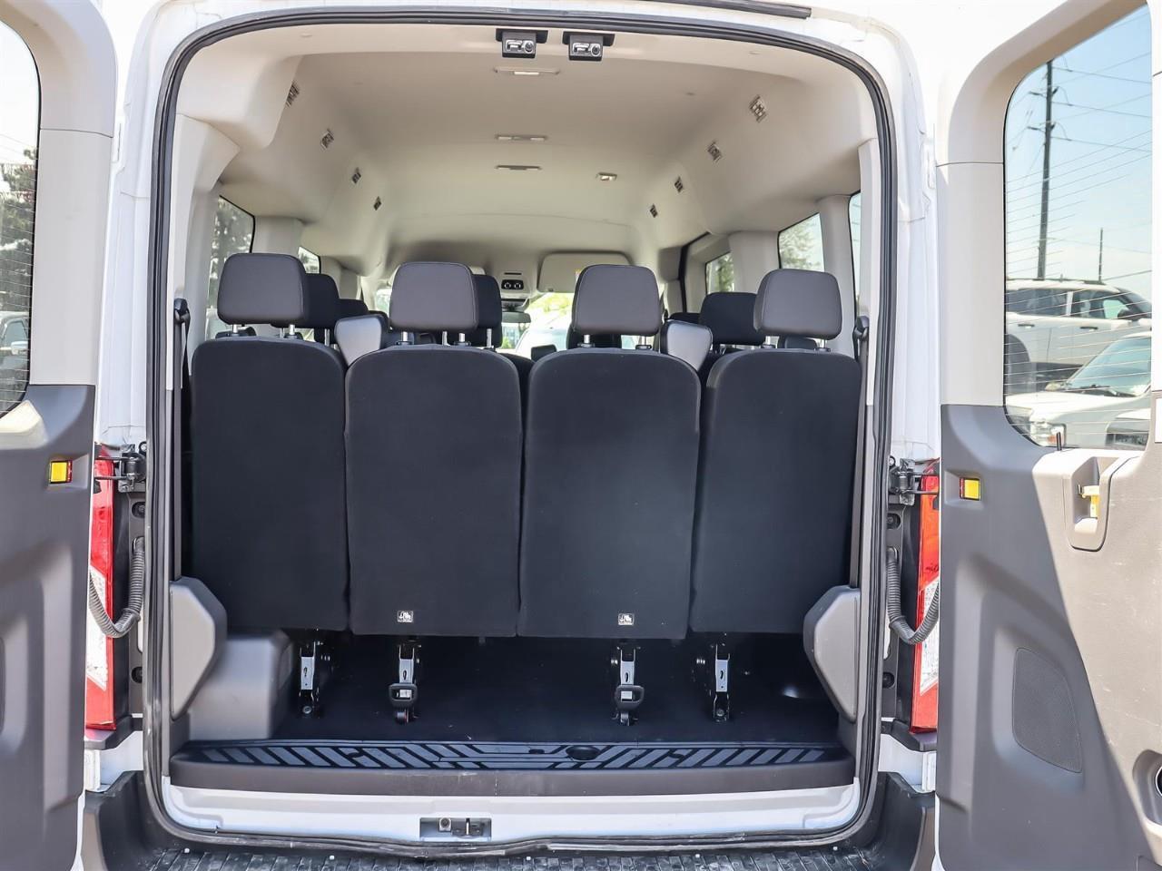 2024 Ford Transit 350 XLT 15 Passenger | AWD | Low KM | Photo