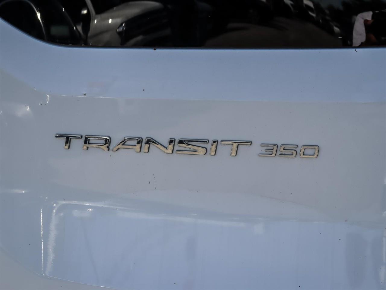 2024 Ford Transit 350 XLT 15 Passenger | AWD | Low KM | Photo