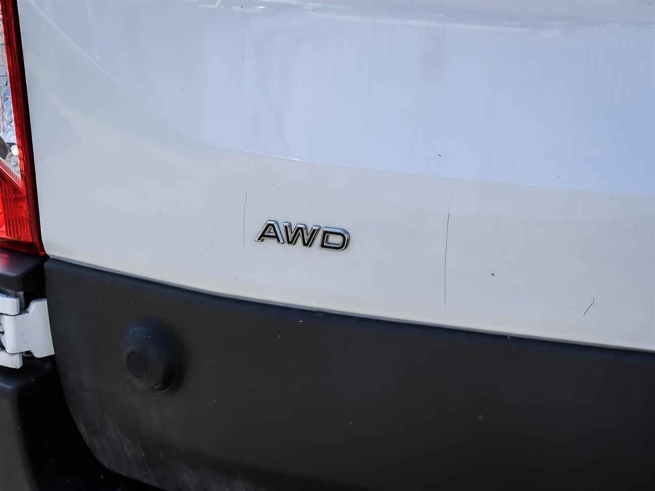 2024 Ford Transit 350 XLT 15 Passenger | AWD | Low KM | Photo