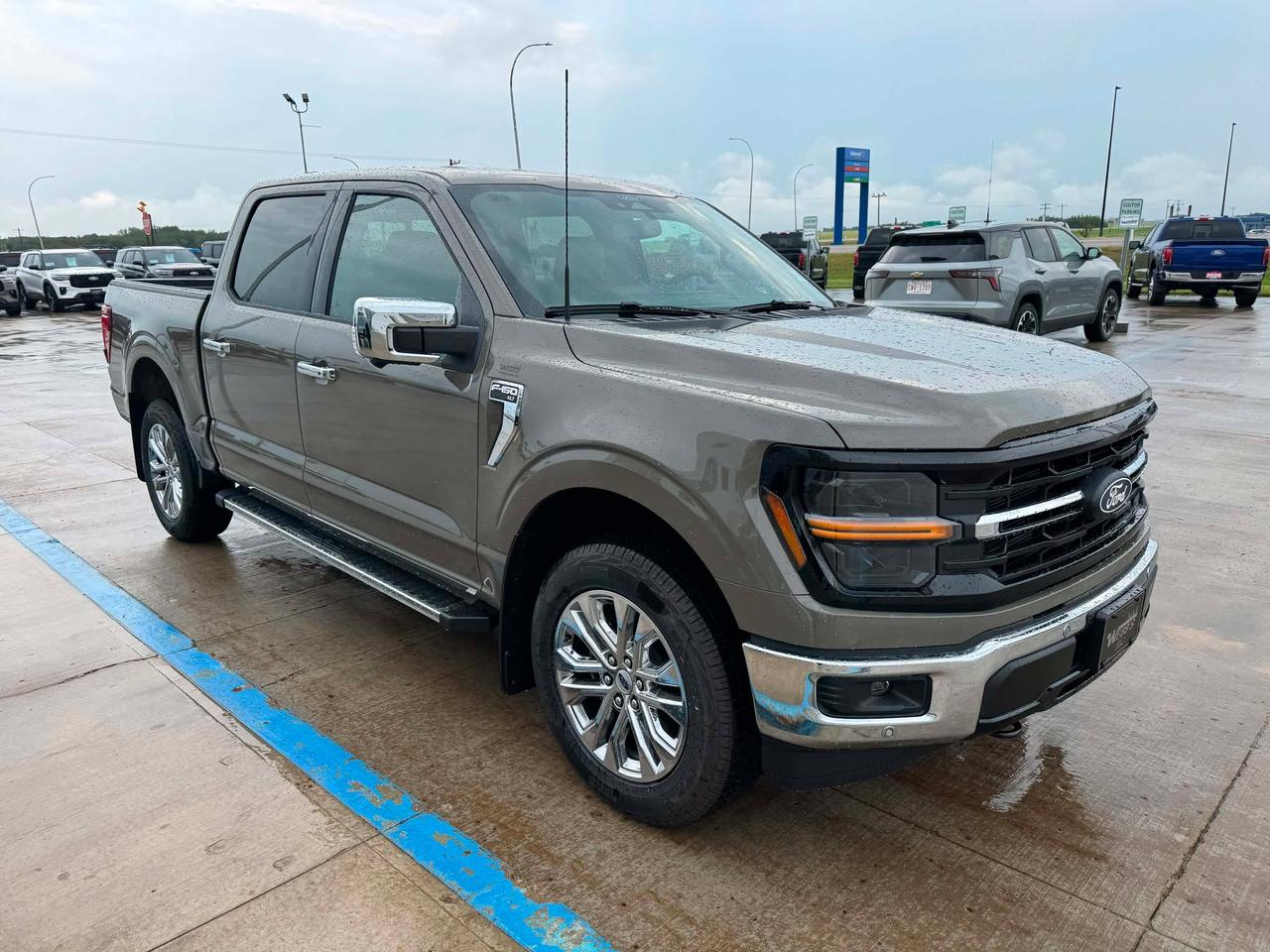2026 Ford F-150 4x4 SuperCrew-145 Photo2