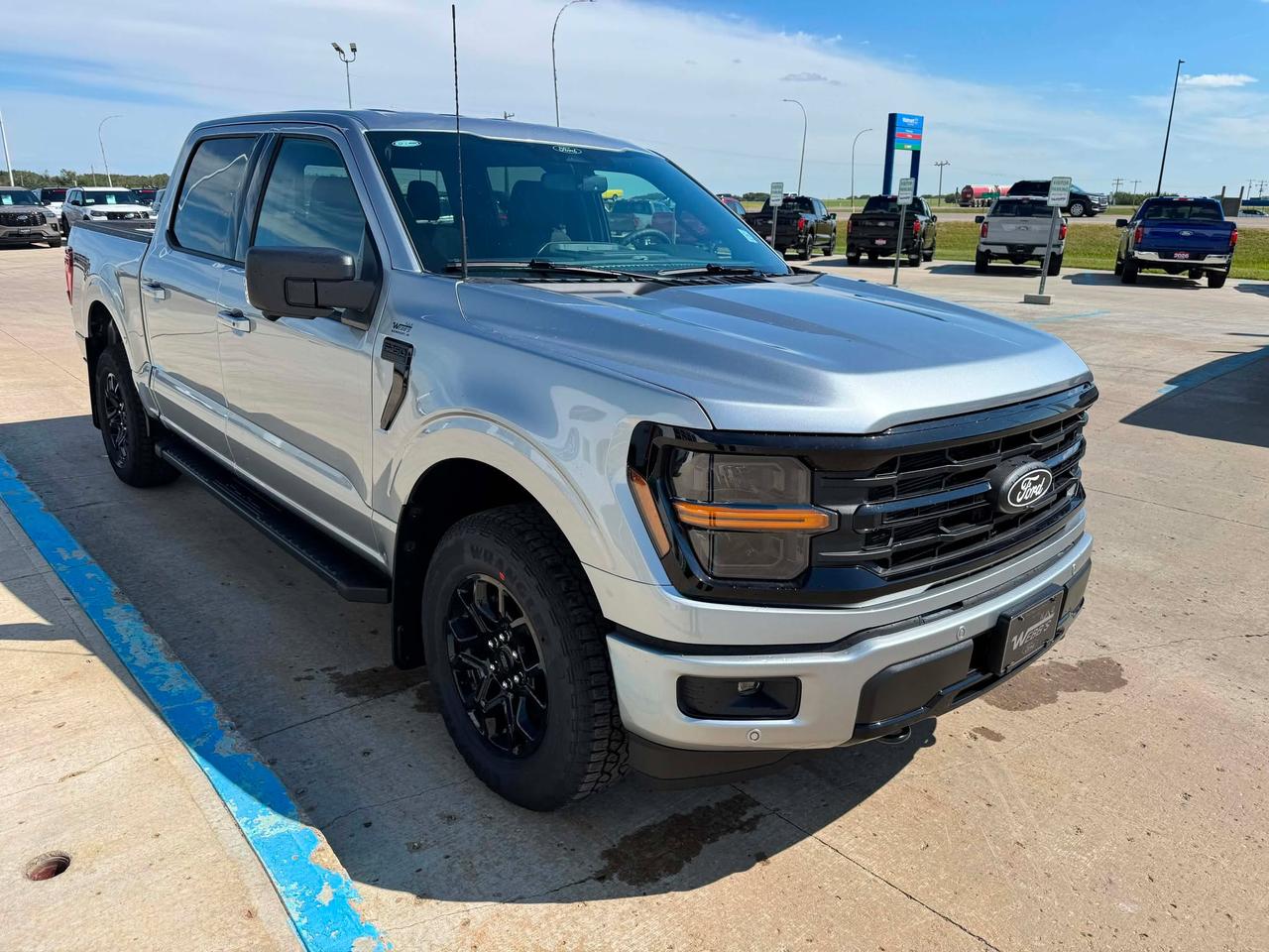 2026 Ford F-150 4x4 SuperCrew-145 Photo2