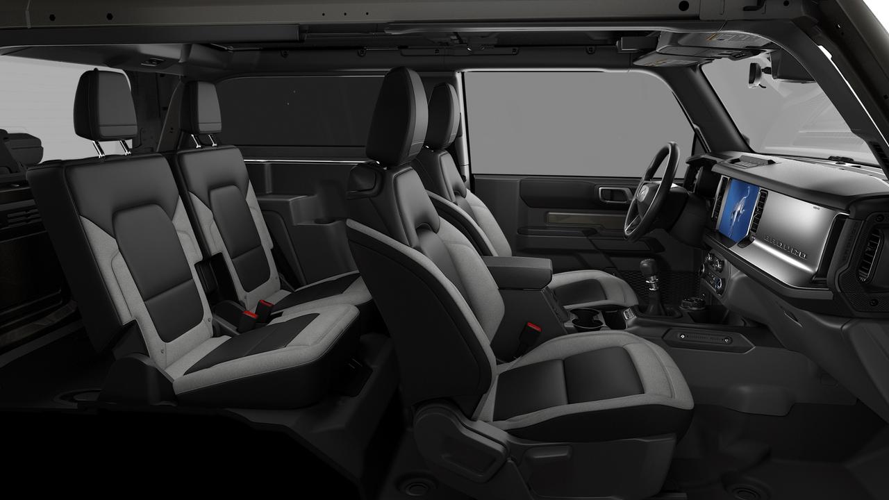 2026 Ford Bronco Base Photo5