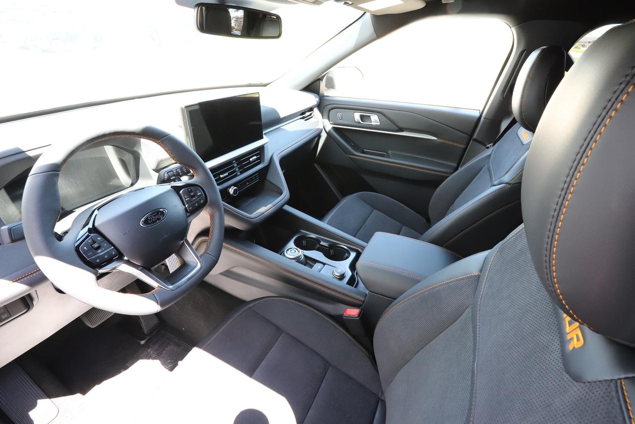 2026 Ford Explorer Tremor 4WD Photo1
