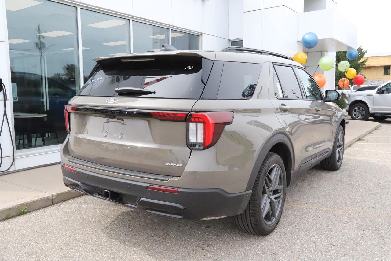 2026 Ford Explorer ST-Line 4WD Photo3