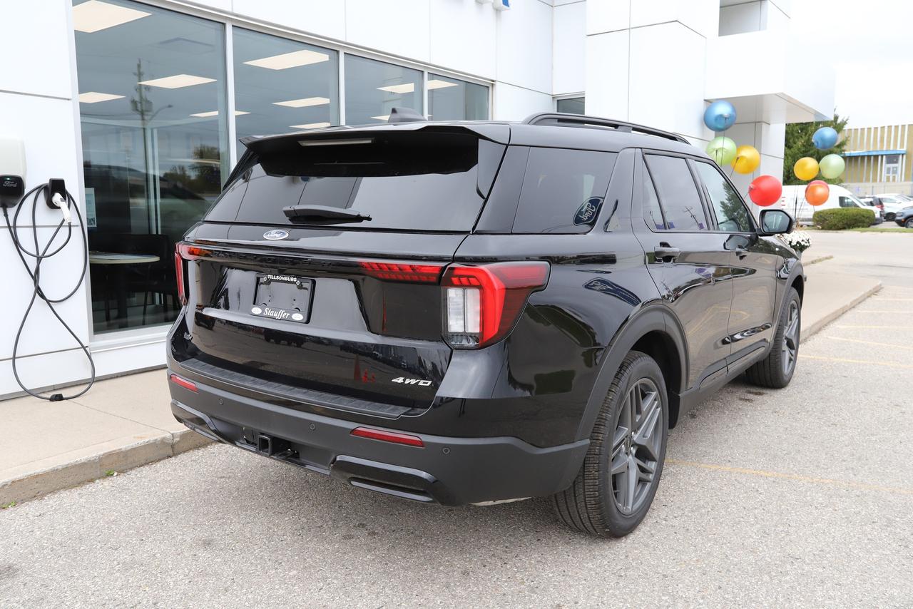 2026 Ford Explorer ST-Line 4WD Photo