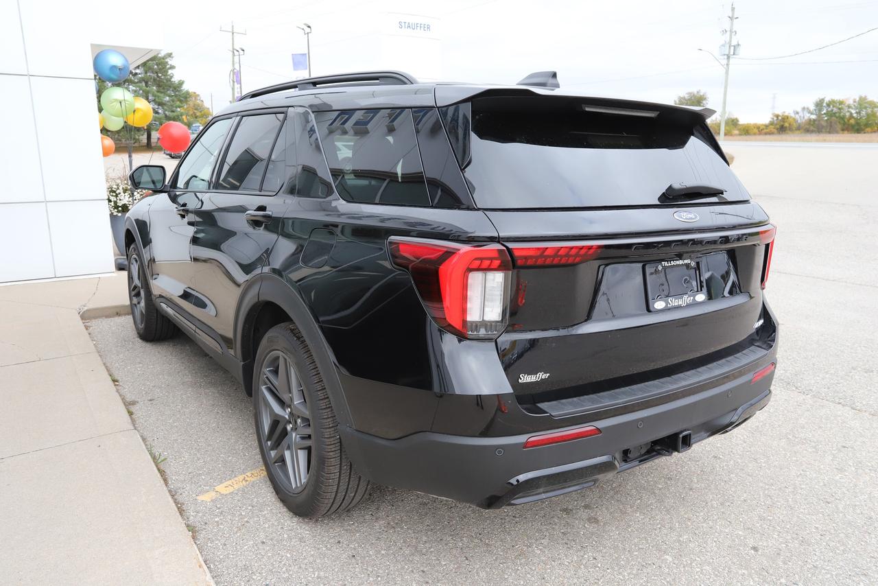 2026 Ford Explorer ST-Line 4WD Photo
