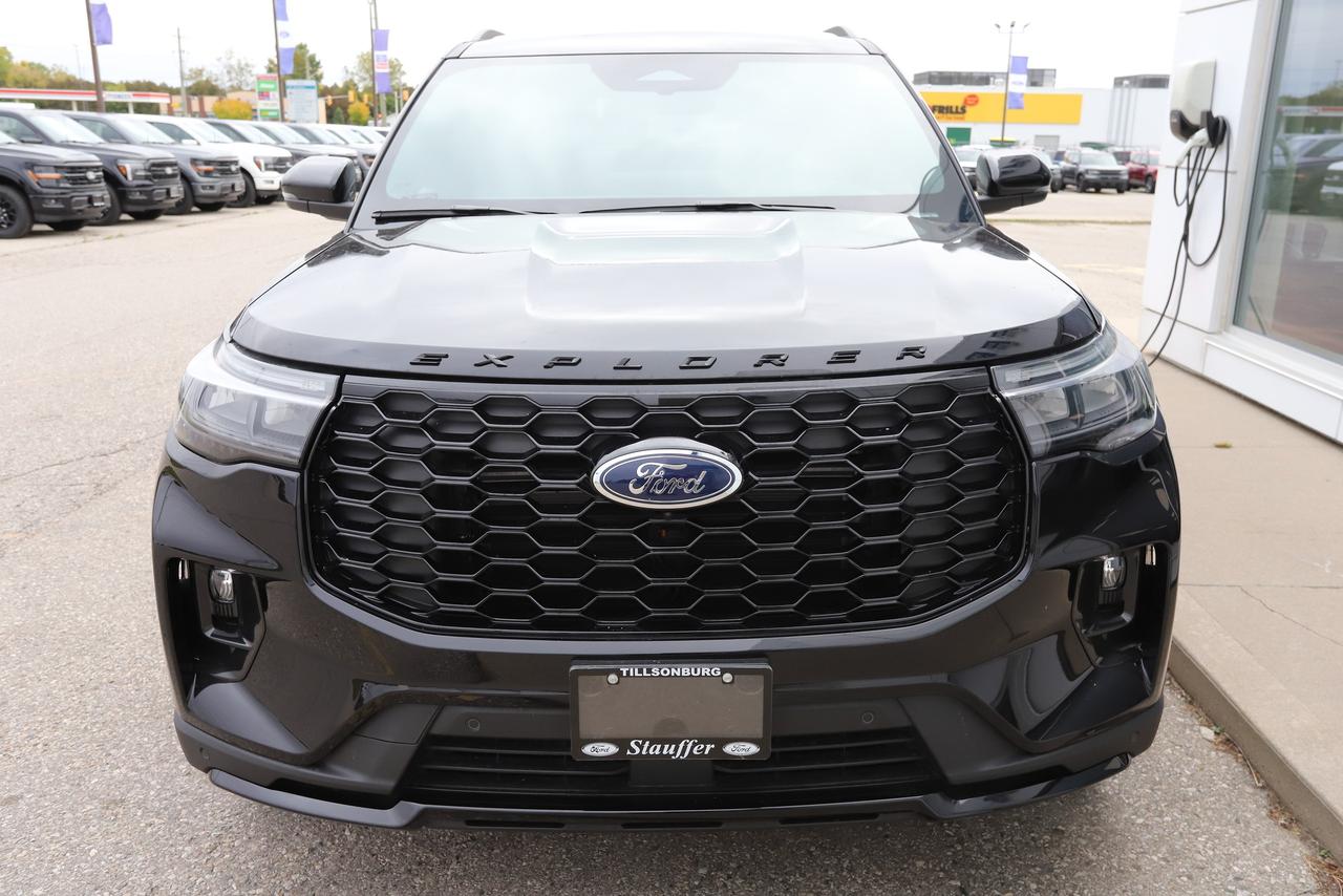 2026 Ford Explorer ST-Line 4WD Photo