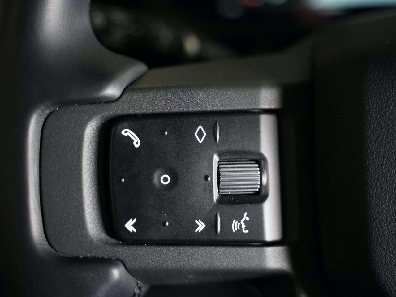 2023 Land Rover Defender X-DYNAMIC | 90 | MERIDIAN | PANO Photo