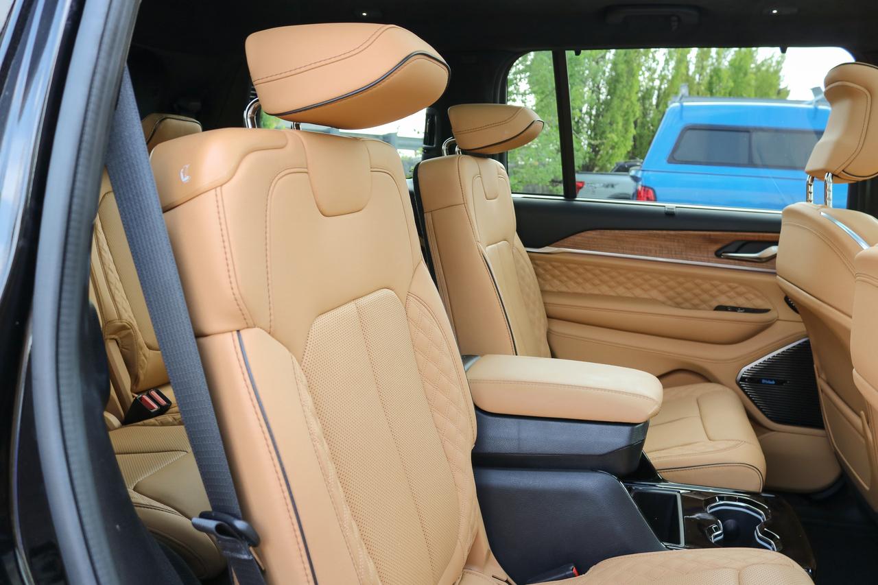 2025 Jeep Grand Cherokee L Summit Reserve 4x4 | SELF DRIVE | MASSAGE SEATS | Photo