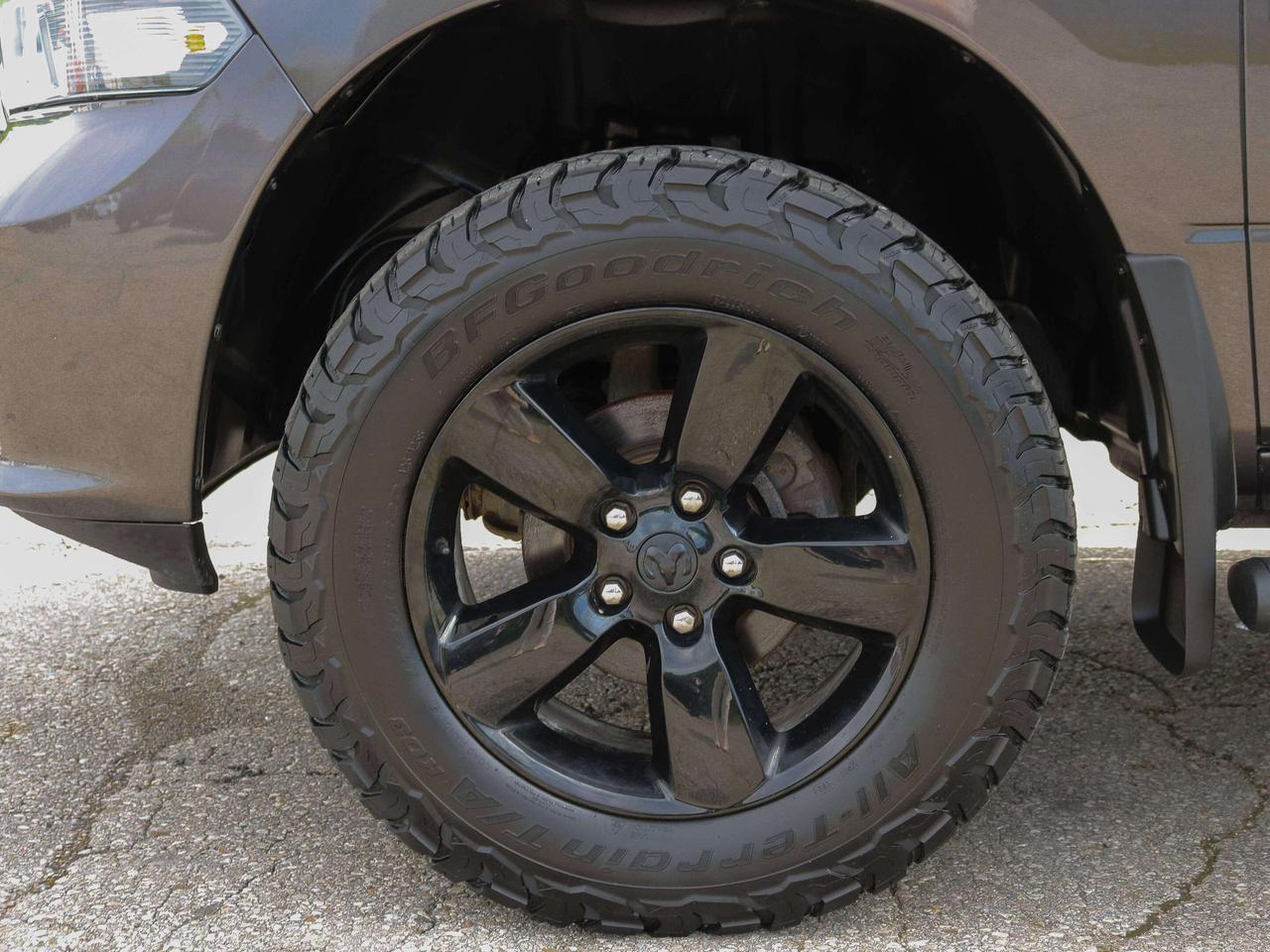 2023 RAM 1500 Classic Express 4x4 Crew Cab 5'7  Box | REMOTE START | Photo