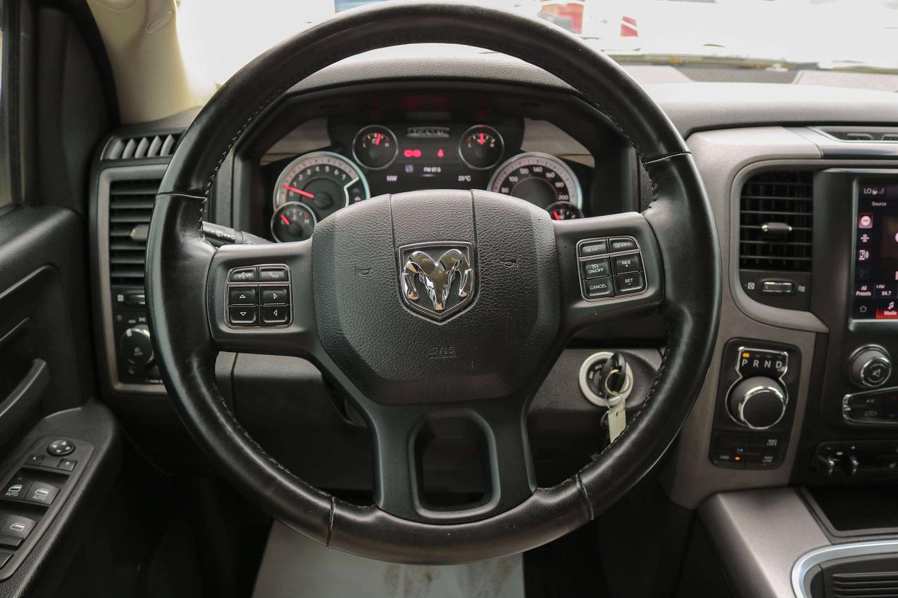 2023 RAM 1500 Classic Express 4x4 Crew Cab 5'7  Box | REMOTE START | Photo