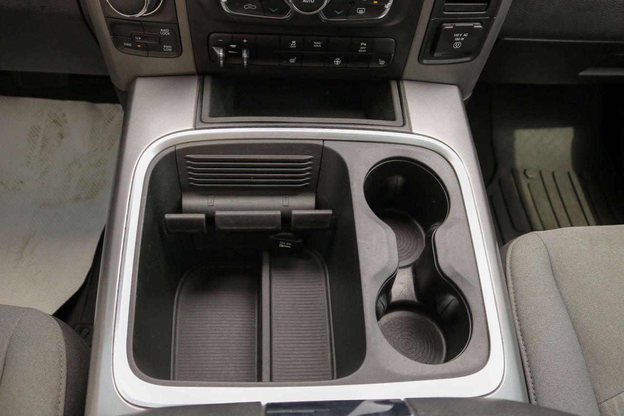 2023 RAM 1500 Classic Express 4x4 Crew Cab 5'7  Box | REMOTE START | Photo