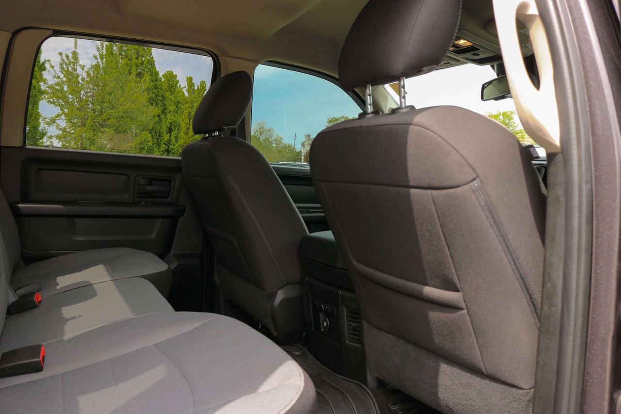2023 RAM 1500 Classic Express 4x4 Crew Cab 5'7  Box | REMOTE START | Photo