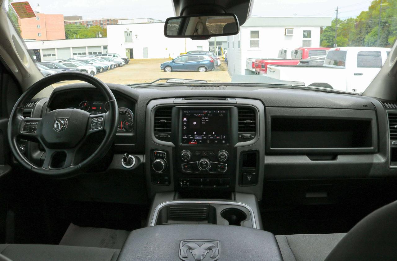 2023 RAM 1500 Classic Express 4x4 Crew Cab 5'7  Box | REMOTE START | Photo
