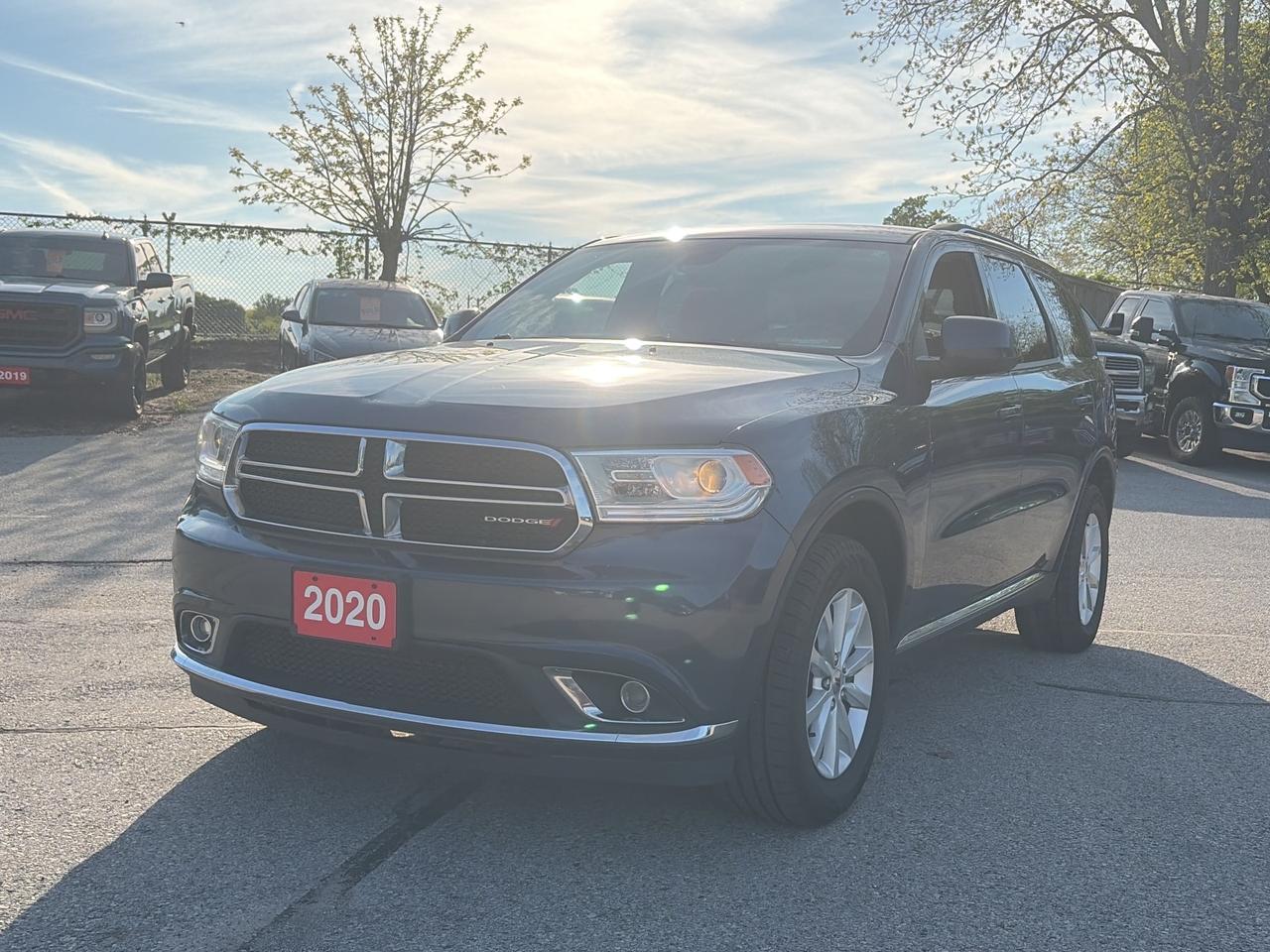 2020 Dodge Durango SXT, CLEAN CARFAX, POWER SEATS, BACK UP CAMERA! Photo