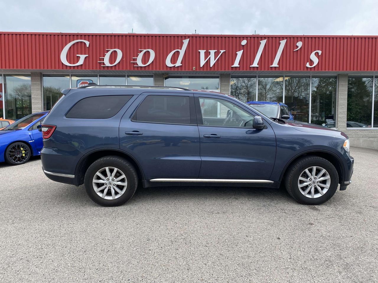 2020 Dodge Durango SXT, CLEAN CARFAX, POWER SEATS, BACK UP CAMERA! Photo